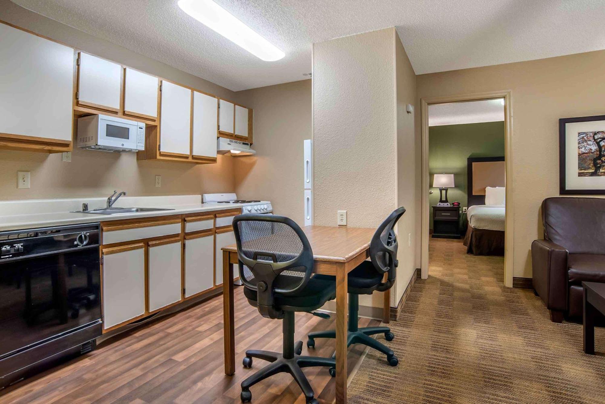 Extended Stay America Select Suites - Houston - Willowbrook - Hwy 249 Экстерьер фото